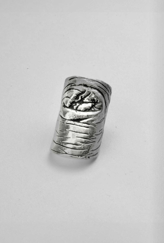 anillo con forma de dedo, hecho a mano, figura humana, marca mexicana, aleación de latón, plateado, arte, Claude Lalanne, anillo chunky, plata .925, summer sale, hot sale, regalo de cumpleaños para mujer, regalo de aniversario para mujer, descuentos, 25% de descuento, meses sin intereses.