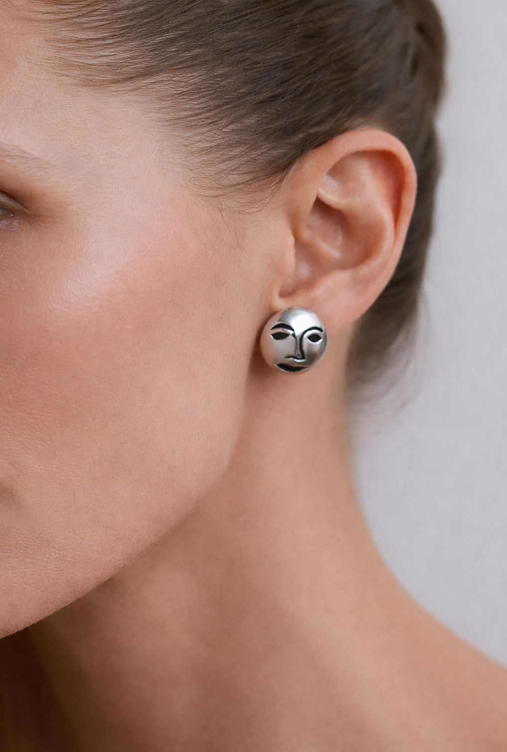 aretes calados con caras, hecho a mano, rostros, marca mexicana, aleación de latón, plateado, arte, aretes chicos, aretes no pesados, summer sale, hot sale, regalo de cumpleaños para mujer, regalo de aniversario para mujer, descuentos, 25% de descuento, meses sin intereses.