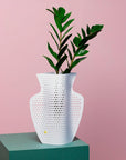 White paper vase "Cyano"